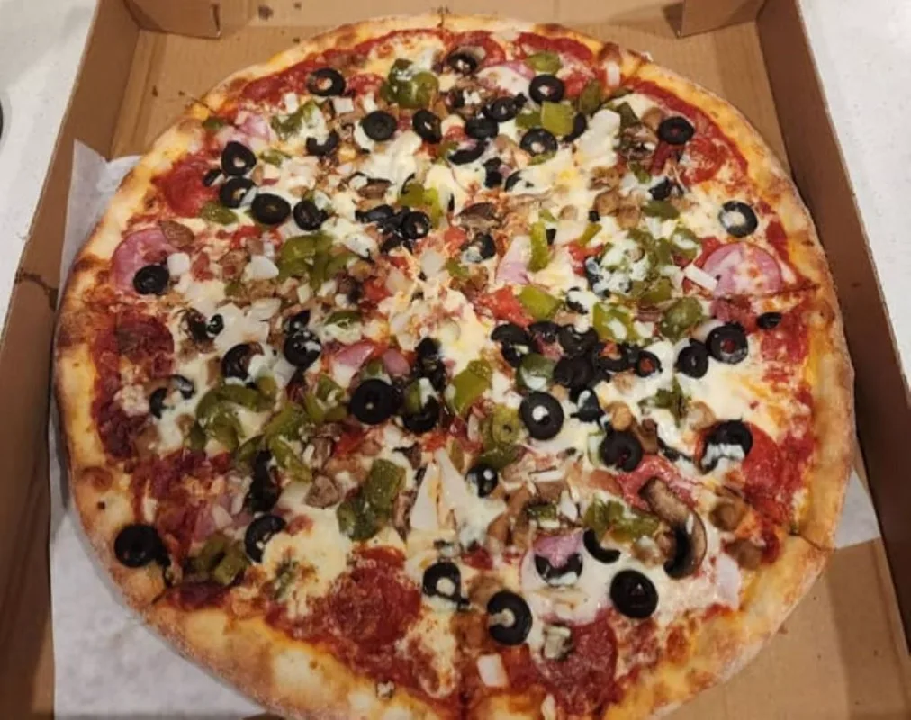 Supreme pizza at Joe&rsquo;s Pizza Italian Cuisine & Bar Fort Worth