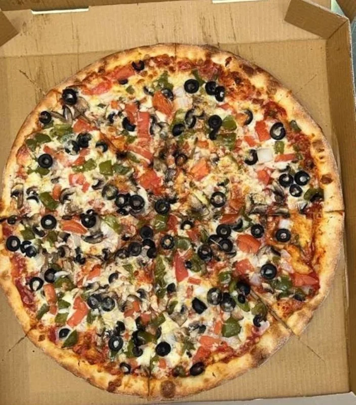 Vegetarian pizza at Joe&rsquo;s Pizza Italian Cuisine & Bar Fort Worth