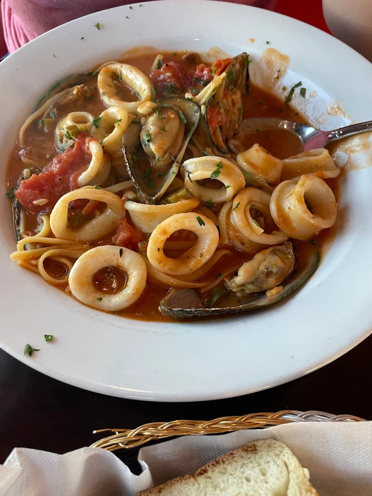 Mussels & Calamari Fra Diavolo